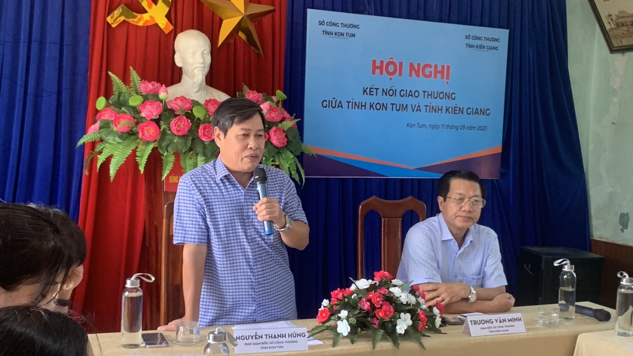 Ông Nguyễn Thanh Hùng -  phó giám đốc Sở Công Thương tỉnh Kon Tum phát biểu tại Hội nghị