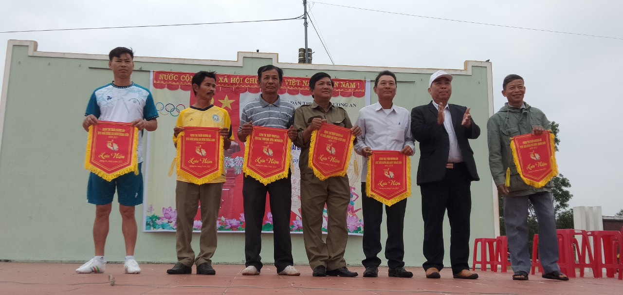 Hội Nông dân thị trấn Hương An tổ chức giải bóng đá nam (7 người)